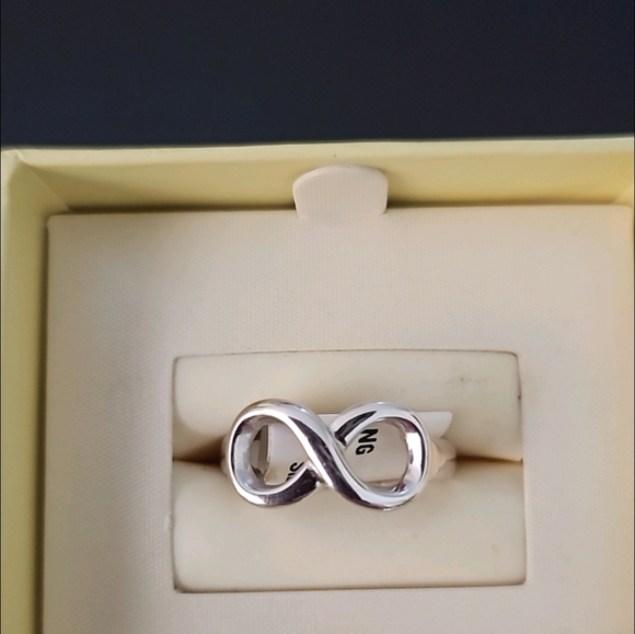 Sterling Silver Infinity Ring New With Tags Size 7 - Picture 1 of 3